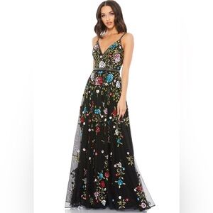 NWOT MAC DUGGAL Floral Stained Glass Roses Sequin Beaded Gown Black Size 10